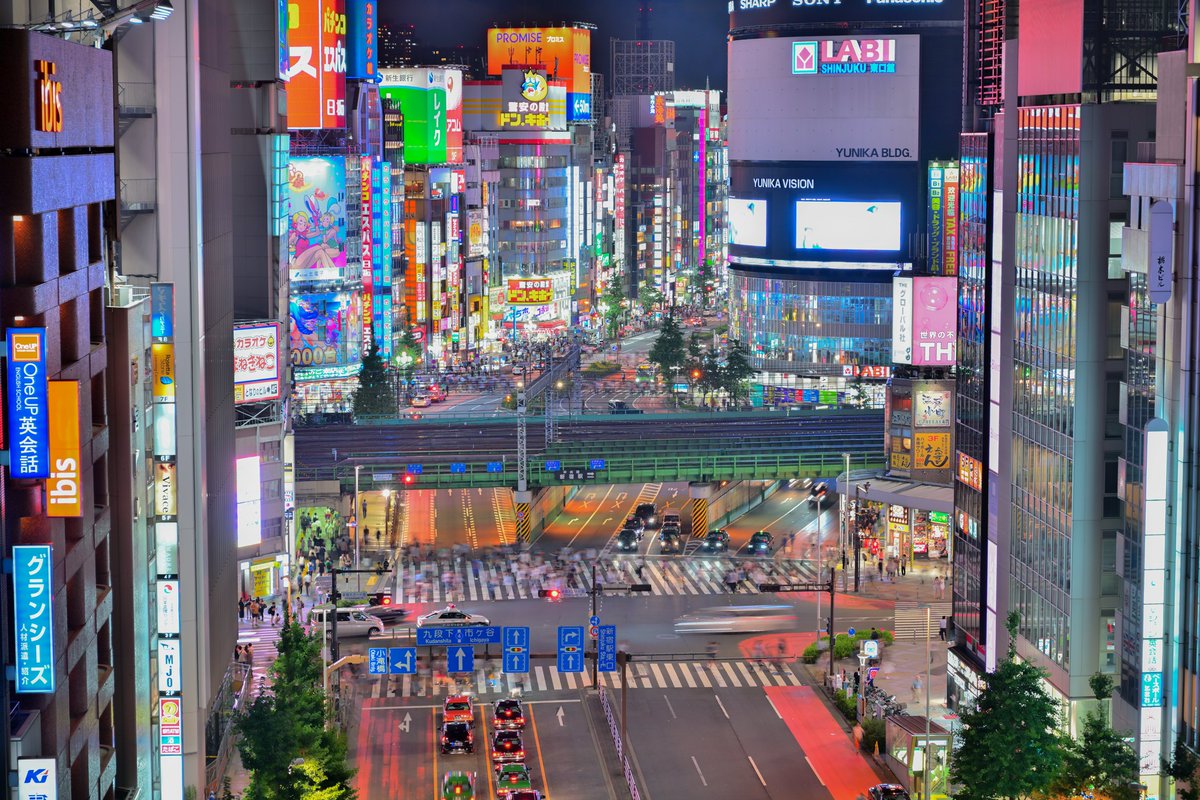 Rob Whitworth is an award-winning #filmmaker who recently shot this stunning cityscape series in #Tokyo using the #Nikon Z 7. Join us today at 13.00 as we livestream his presentation bit.ly/2zEy9i9. (Credit: @kwhi02, #Nikon Z7 + #NIKKOR_Z 24-70mm f/4 S) #NikonPhotokina