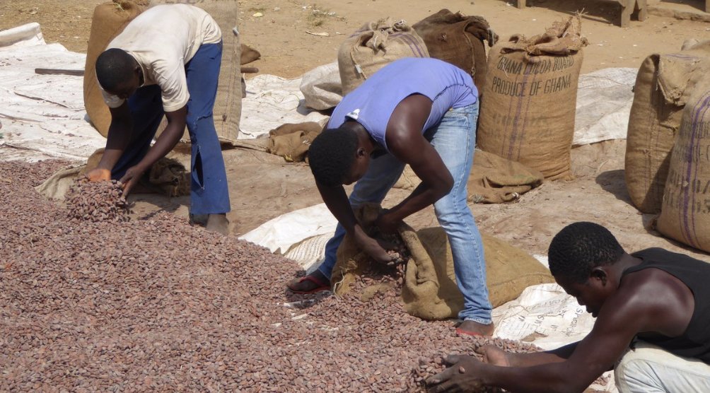 FEquibiz's tweet photo. Transformation of products by producers contributes to their empowerment and development ! 
But how does it help the nature in your opinion ? #fairtrade #act #iesegsmm https://t.co/XlUcrwZVGH