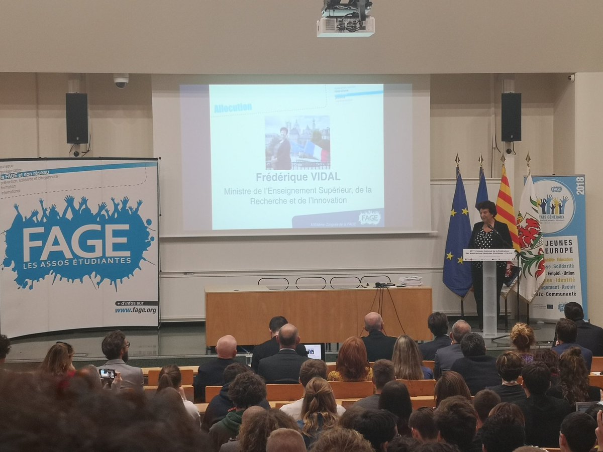La_FFEO's tweet photo. @La_FFEO présente au 29eme congrès de @La_FAGE avec la présence de @VidalFrederique, Ministre de l'Enseignement Supérieur et de la Recherche , un temps de partage, de cohésion et de débat
On s'engage dans la réflexion sur la condition étudiante 
#CONGRES18 #orthoptie #orthoptic https://t.co/nsHv5fPslR
