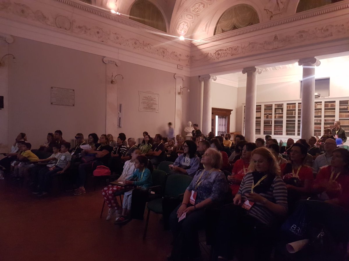 simone06091968's tweet photo. Passeggiata della Ricerca #uispsiena @unisiena prima sosta presso Accademia Fisiocritici.
#bright18 #brightoscana #brightsiena
Passeggiata arricchita dalle competenze delle ricercatrici e dei ricercatori https://t.co/axbfCkAdrg