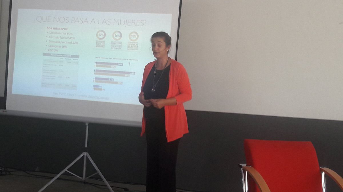 TAngelesMM's tweet photo. Que nuestras opiniones cuenten en las empresas#aportando valor#feria empresarias Vva  con @beatriz_recio https://t.co/n4Ainawjt0