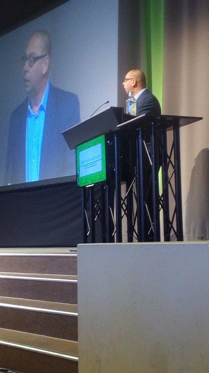 FilipVandenber4's tweet photo. Marc Leemans. Toespraak op ons congres.#coc18 https://t.co/I9UpgdgxgS