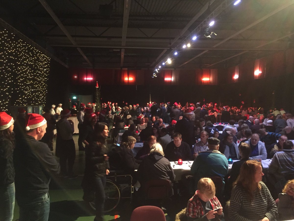 Dit jaar organiseren we weer het jaarlijkse Kerstdiner voor de minima! Net als voorgaande jaren zijn we op zoek naar mensen en of bedrijven die het diner willen ondersteunen met een gift 

NL69RABO 0110.0315.39 t.n.v. Stichting Vrienden van de Herberg te Zwolle o.v.v. Kerstdiner;