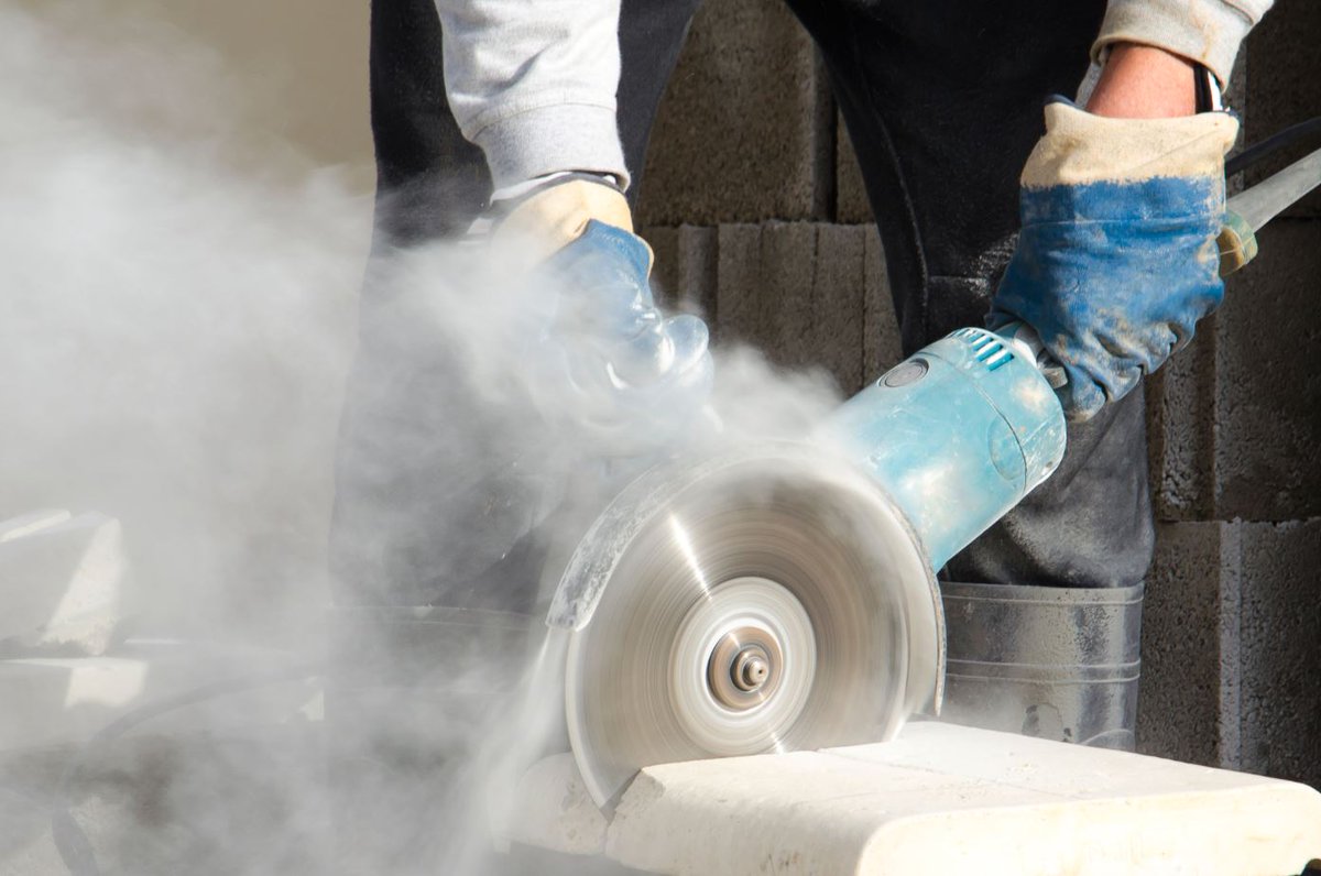 H_S_E's tweet photo. Before beginning a job, are you a builder who knows the risks and is aware the work may create hazardous dust which can affect your health and the health of those around you? If not, read our guidance to #WorkRight before we visit your site: https://t.co/HGIiIYNB7m https://t.co/QvQfZ3778L