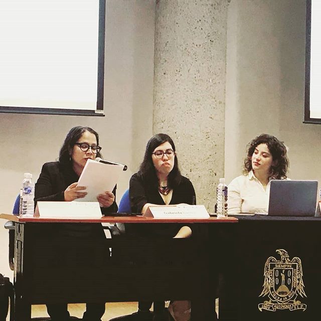 RaraUribe's tweet photo. Leyendo mi primera ponencia académica en una compañía inmejorable ❤ #ñoña #iberopower https://t.co/DQtj5ixGVW
