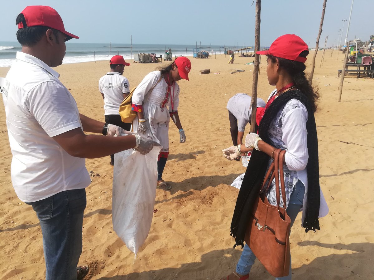 RajatKPati's tweet photo. The enthusiasm of @techmahindracsr women associates are tremendous throughout the #PuriSeaBeachCleaning #SwachataAbhiyan drive. #WomenEmpowerment #TheTechMWay #RiseForGood @loveleenkacker @C_P_Gurnani @anandmahindra @tech_mahindra @TechM_BBSR_LC @CMO_Odisha @eodishaorg https://t.co/bDaOcsU3tL