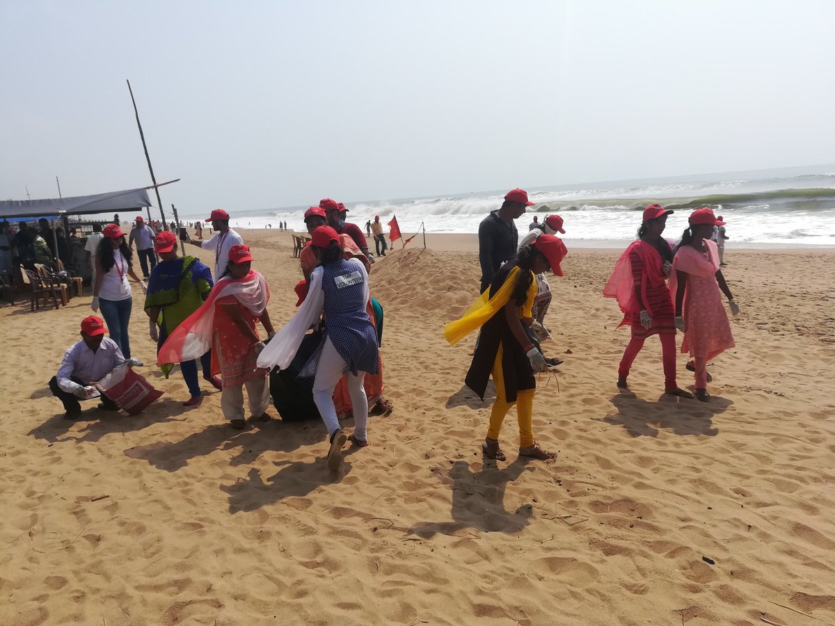 RajatKPati's tweet photo. The enthusiasm of @techmahindracsr women associates are tremendous throughout the #PuriSeaBeachCleaning #SwachataAbhiyan drive. #WomenEmpowerment #TheTechMWay #RiseForGood @loveleenkacker @C_P_Gurnani @anandmahindra @tech_mahindra @TechM_BBSR_LC @CMO_Odisha @eodishaorg https://t.co/bDaOcsU3tL
