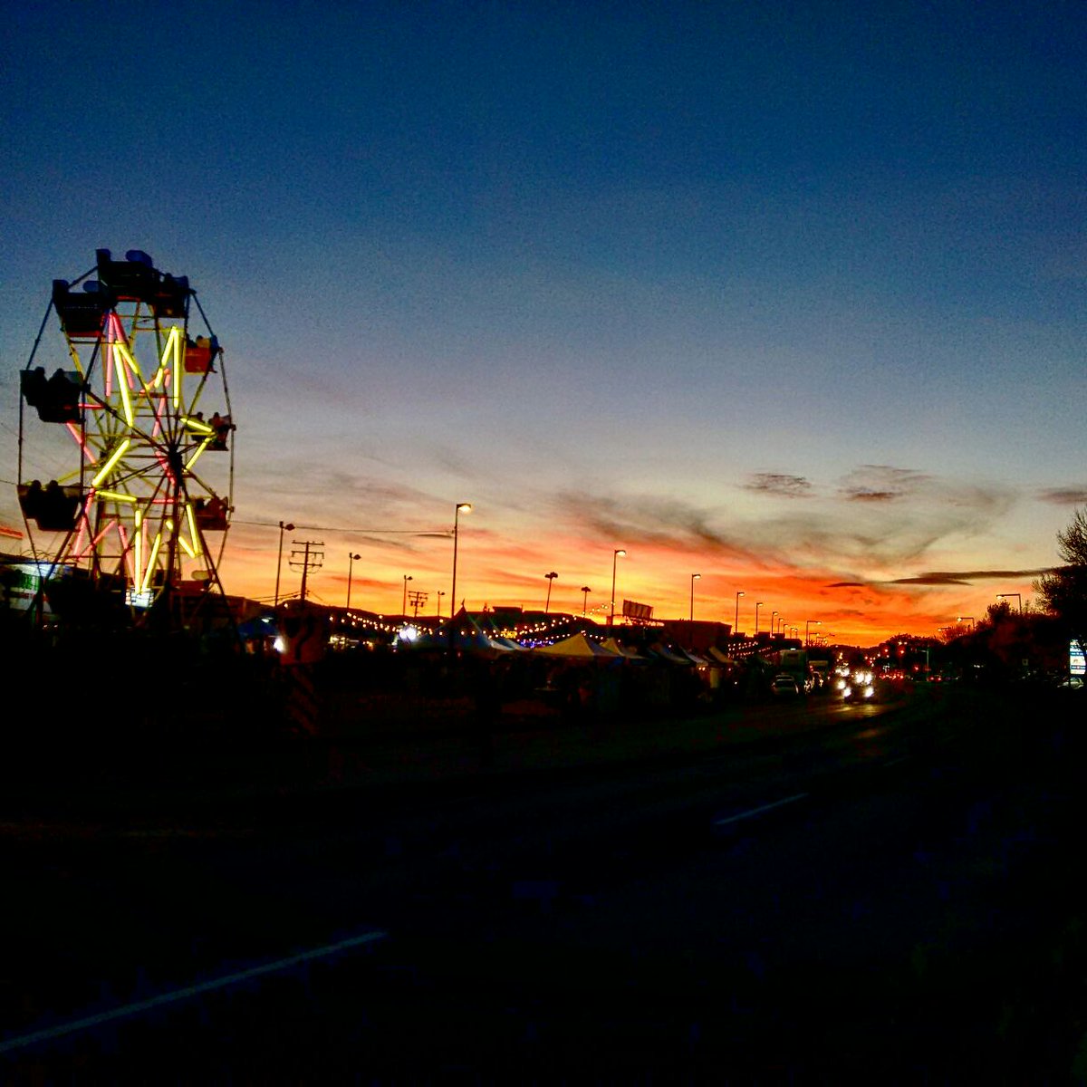 ChristopherEns's tweet image. Enjoyed a walk past @brewloops earlier this evening.  
#wrongsideofthefence
#kamloops #brewloops