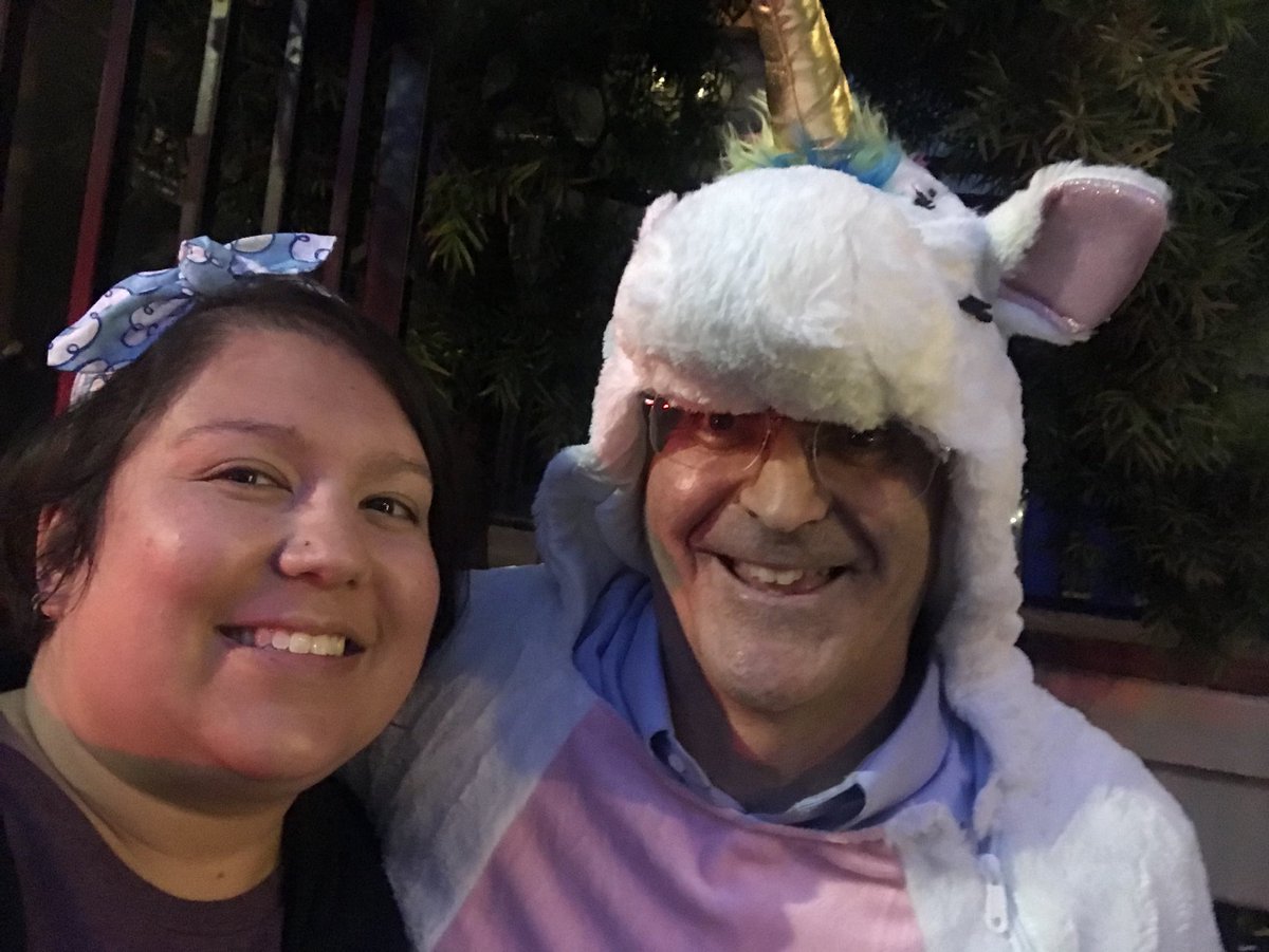 zazamataz's tweet photo. A magical end to a magical week! @charlieisaacs @Dreamforce #ZazDoesDF18 https://t.co/fWPvJjnQqD