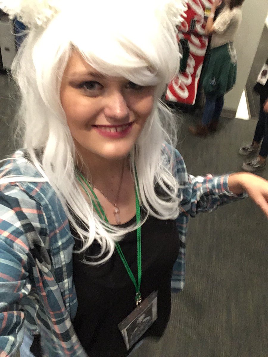 adayladoorwalt's tweet photo. Hey @vanillecrescent Did I do a good Nikki at #SnakeRiverFandomCon https://t.co/cOB6xOG81Q