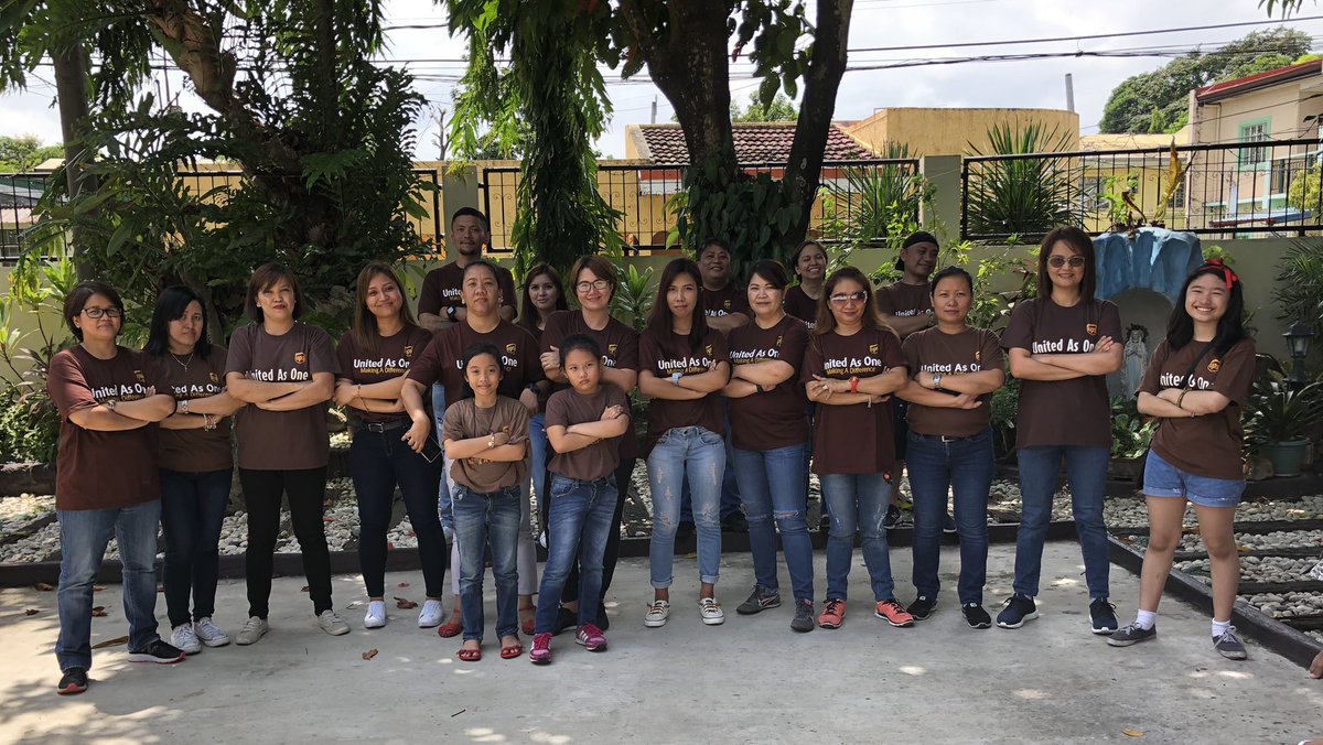 tessahomena's tweet photo. “Volunteering is the ultimate exercise in democracy. You vote in elections once a year, but when you volunteer, you vote every day about the kind of community you want to live in.” - Unknown
UPS Philippines Family sharing time and blessings with children @UPSers @cjbuono_ph https://t.co/hHz2ULNE9e