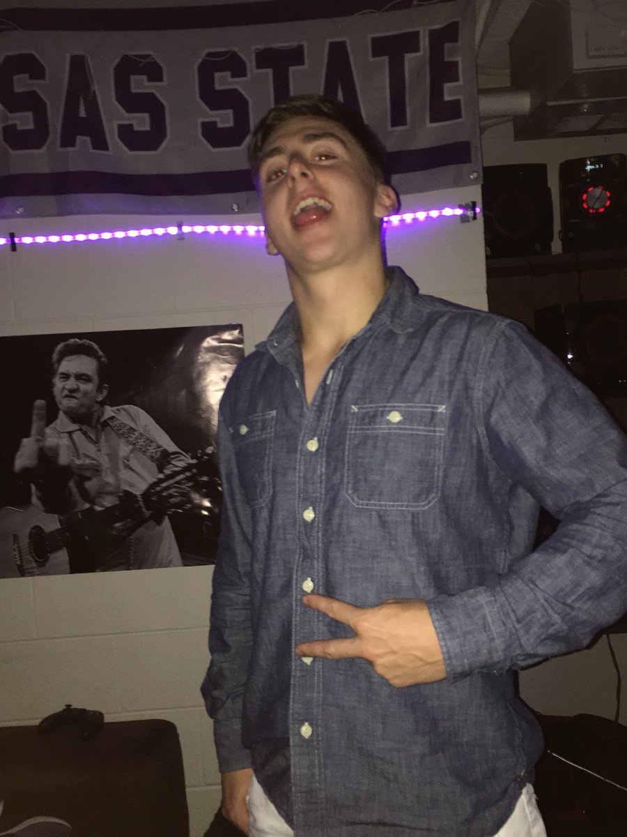 Cameron_Thomps's tweet photo. @ColeyVance wyd https://t.co/flijEwmdGl