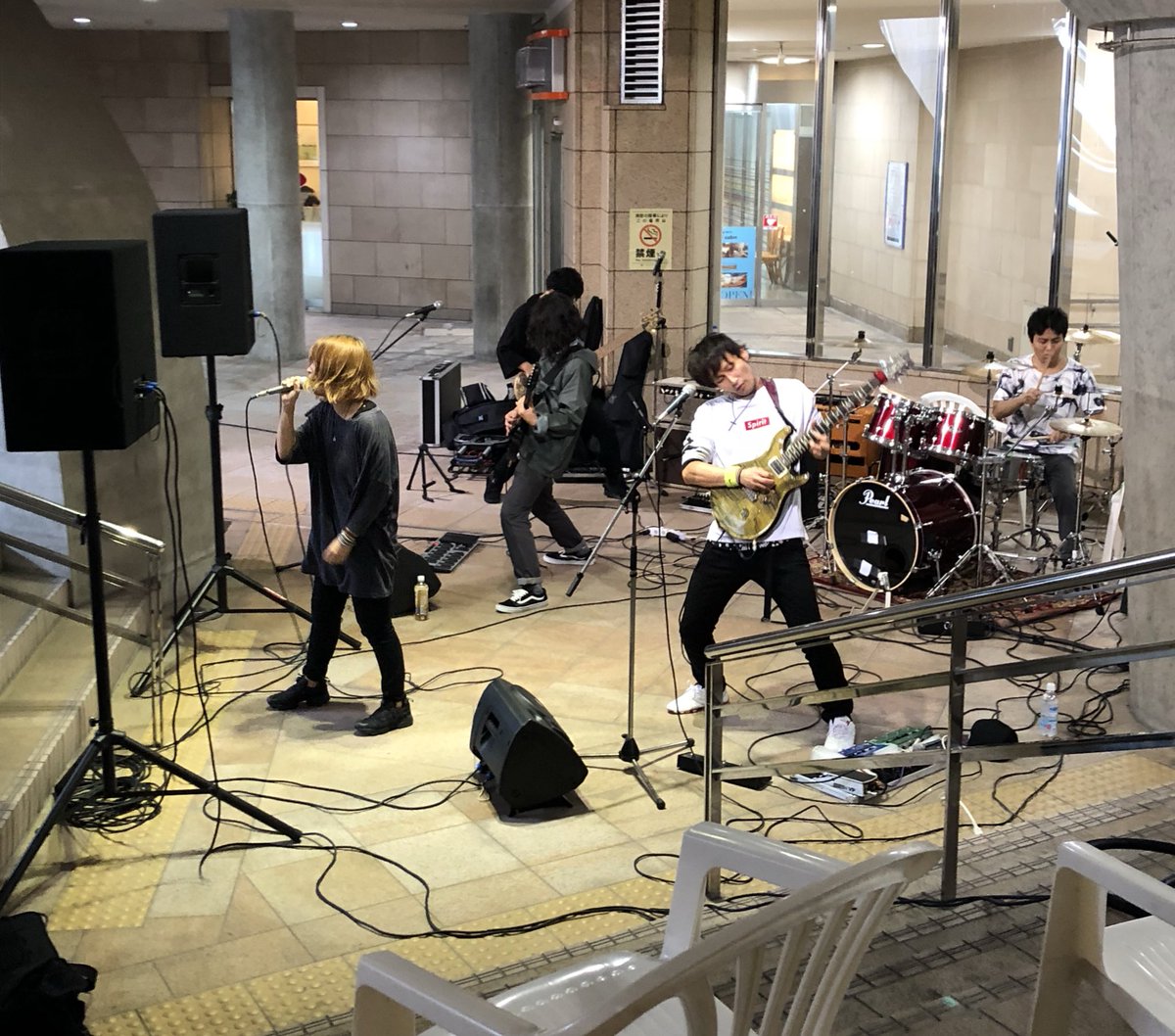 ant_hamamatsu's tweet photo. キイロフェス始まっています!エモすぎて雨止んでますよ!行くしかない!
#キイロフェス
#Unthkrypt https://t.co/HmekTFJNnS