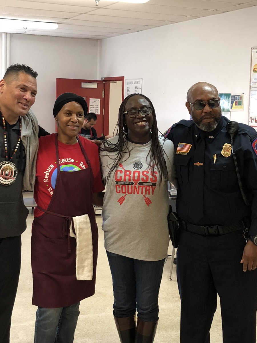 DMRX03's tweet image. Was to watch Virgil &amp;amp; Denean speak to a group of kids ...2 Olympians...&amp;amp; 1 is from their yard....Was awesome watching him feel at home!! North Dakota boy all the way!! #Hishomestate #Breakingthechain #TheyMatter