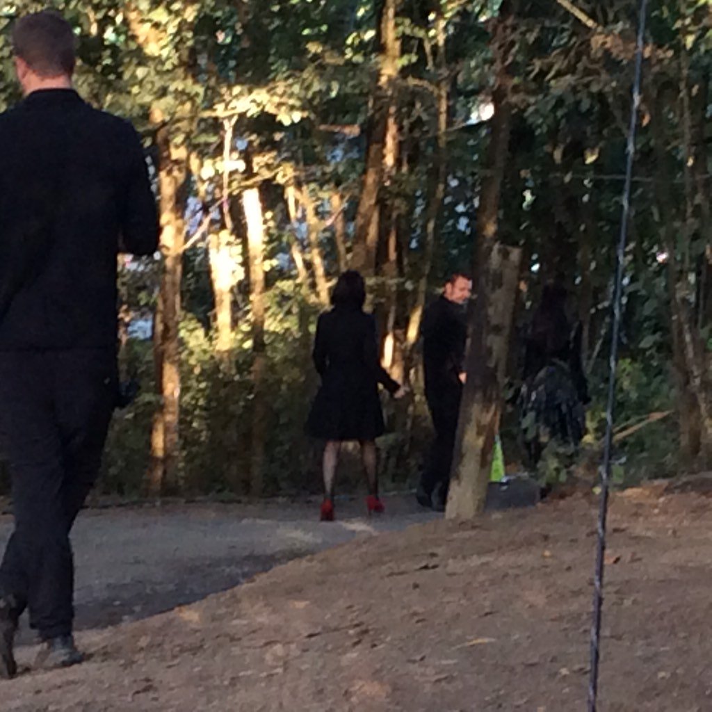 #Jmo walkin thru me flower set &amp; TREES, Ginny reading in a Tree and log,Colin &amp; Jmo touching me log &amp; Lana in heels