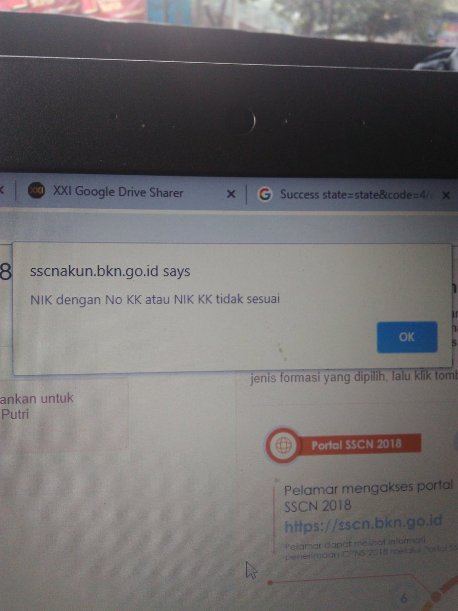 nurmaputri_'s tweet photo. @BKNgoid Ada yg kasusnya begini gk ya??sudah ke capil,dan katanya sudah sesuai. Tapi dicoba tetep begini. Aku kudu piye ya??😑😑😑 https://t.co/cLYEEjZ9oF