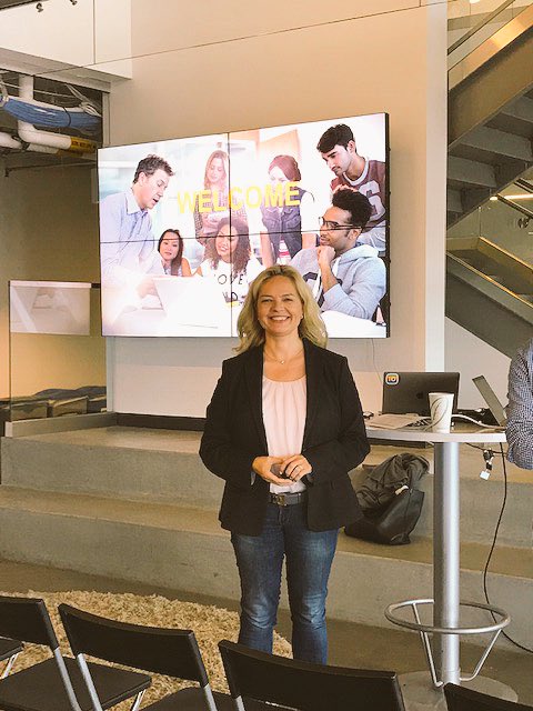 skemp's tweet photo. Some more #sitSV pics, thanks to @mtclazo featuring @knelsoncloud @BillRMcDermott &amp; @tim_cook (sort of 😉) @ruinogueira @Arnold_IH @SAPCommunity @SAPInsideTrack https://t.co/0zqRLl9REI