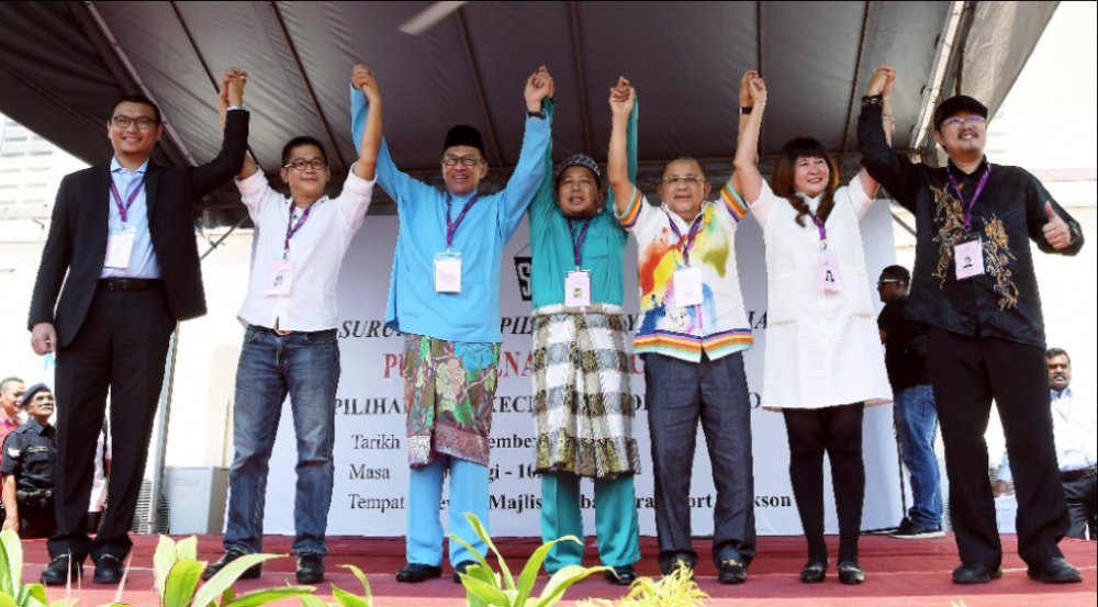 staronline's tweet photo. The battle for the #PDMove begins. Introducing the seven candidates vying for the Oct 13 Port Dickson by-election. https://t.co/PuAoL3n0Ye https://t.co/8tjCOiZ4iR