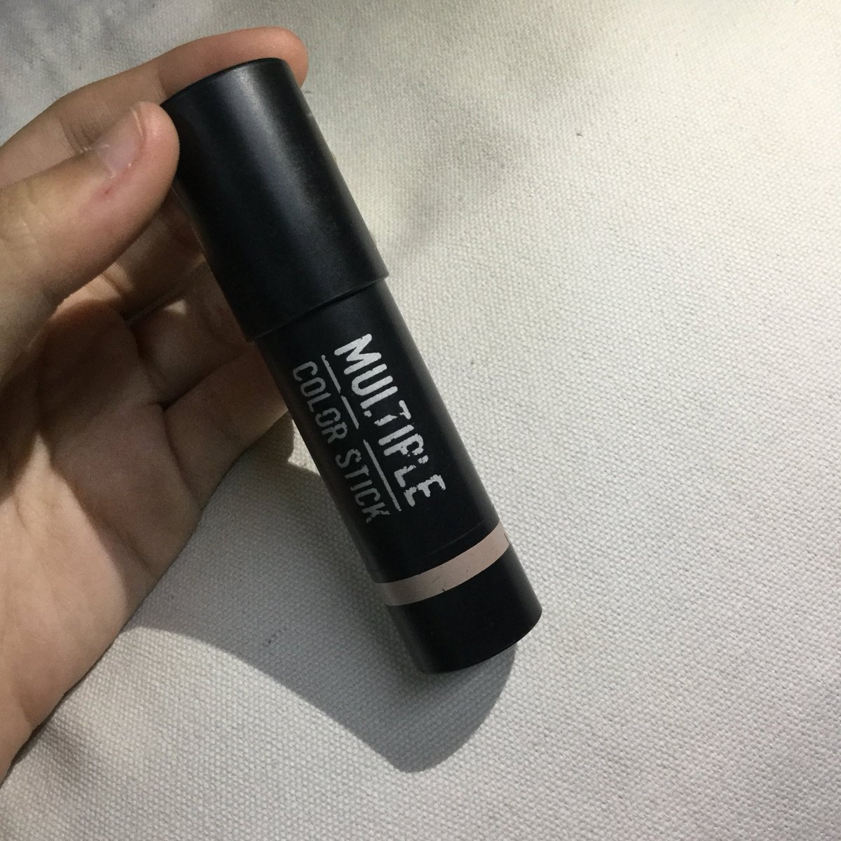 aris0907_'s tweet photo. #apieu multiple color stick #wh01 ✨☁️
ตัวนี้ไม่แน่ใจว่าเข้าไทยรึป่าว(ถ้าไม่เข้าก็ลองหาพรีออเดอร๋ได้นะงับมราคาไม่เกิน200-300) แต่เป็นไฮไลท์ที่ธรรมชาติมากๆ เป็นผิวที่glowเป็นไม่หลอก ใช้ทู้กกกกกวัน
#ไว้รีวิวห้ามขายของโว้ยย #ใช้จริงรีวิวจริง https://t.co/T5EaXHPAII