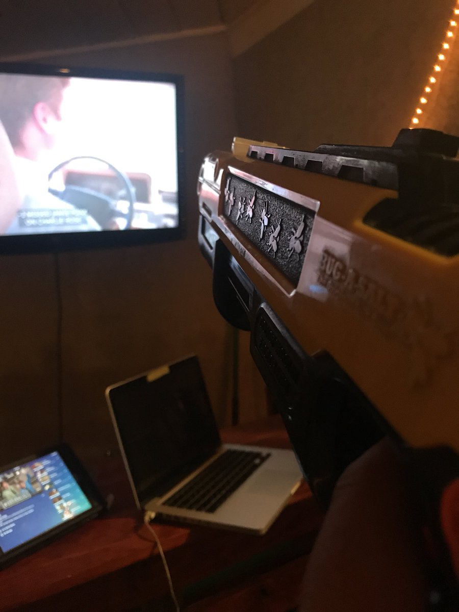 Drivera830's tweet photo. @ders808 Ders please tell me you have one of these!? #flyhunting https://t.co/OGYTMwwvxV