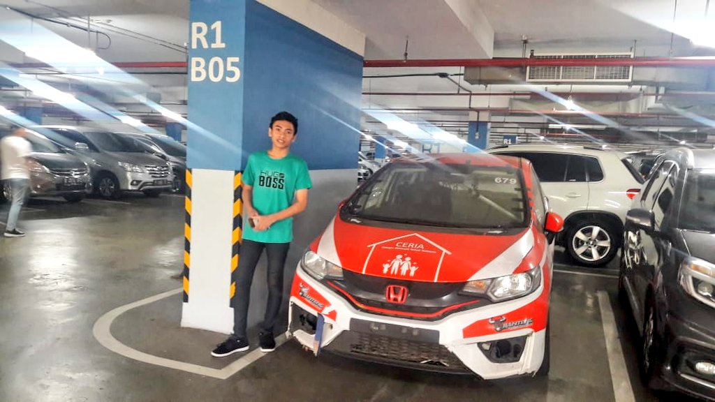JosiaDFR's tweet photo. Cuman sekedar hobi😄
#IWannaBeFast
#racecar 
#basement https://t.co/OZCYd9dQRo