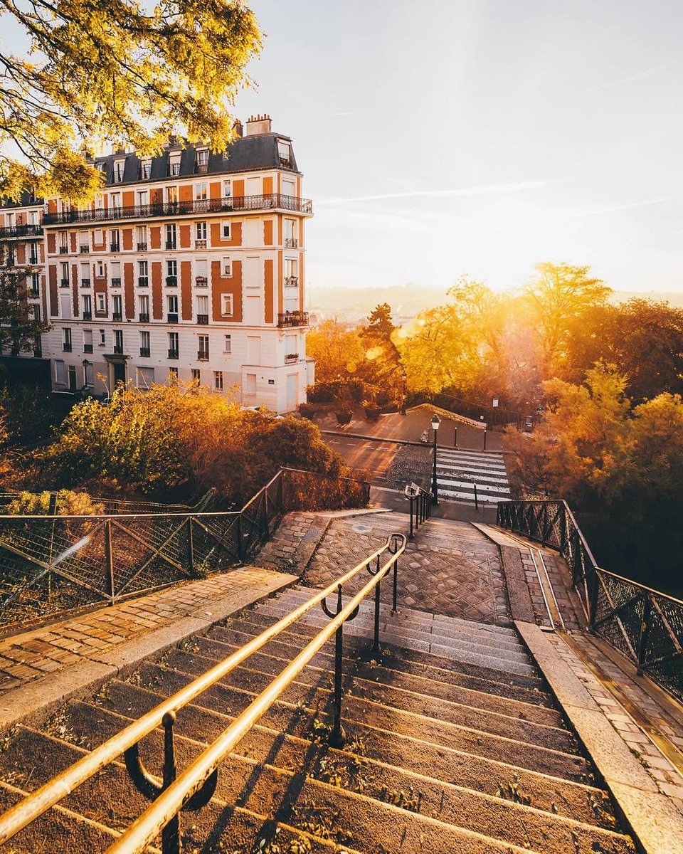 Pinterest
Montmartre Early Morning