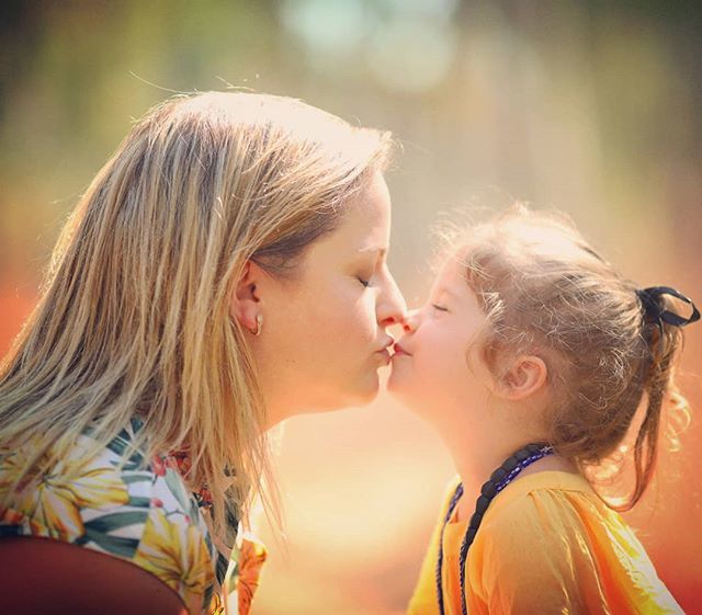 InternetQueenIL's tweet image. She is everything #mommasgirl photographer @dafnaphotography