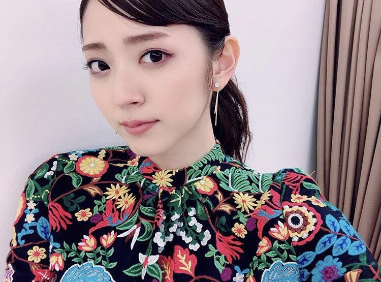 suzukiairi_news's tweet photo. Airi with SCANDAL #cddata https://t.co/bta9mQZpXi