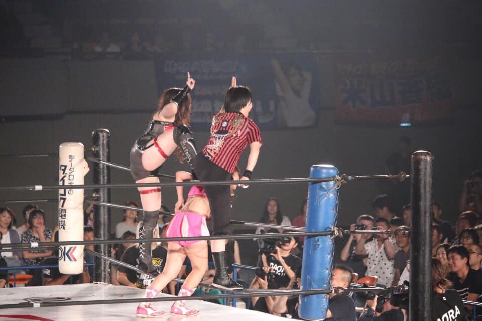 qossofficial's tweet photo. It's fun being bad. #MistressOfStrongStyle https://t.co/M9C65ZHWPD