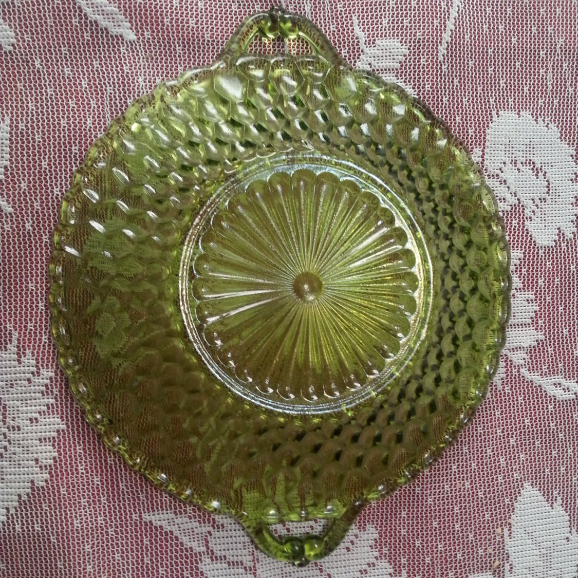 0063db's tweet photo. Depression era Glass Honeycomb pattern Vintage Avocado Green - pair of 2 - oval dish and round dish https://t.co/GZFzLaHe16 #CoArtDesigns #Etsy #RoundDish https://t.co/vriw8JllZB