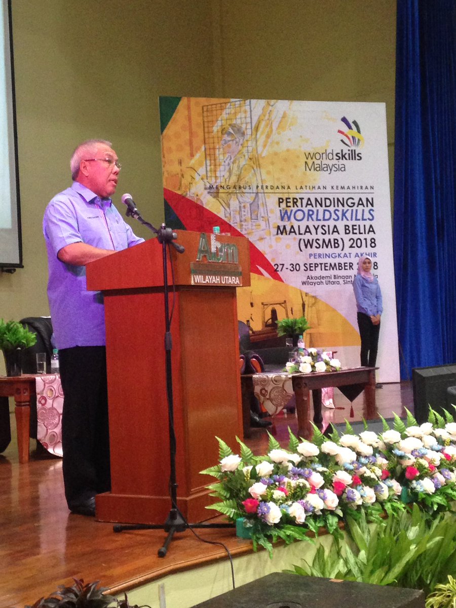moworksmy's tweet photo. Ucapan alu-aluan oleh YBhg. Tan Sri Dr Ir Ahmad Tajuddin Ali, Pengerusi CIDB Malaysia di Majlis Perasmian Pertandingan World Skill Malaysia Belia (WSMB) 2018 Peringkat Akhir
@ZohariAkob @saranidollah @abdulrazak5559 @CIDBMALAYSIA1 @ABMUTARA
#WSMB2018 https://t.co/273EUFseLU