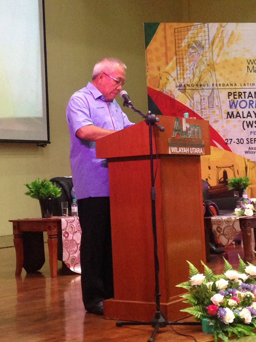 moworksmy's tweet photo. Ucapan alu-aluan oleh YBhg. Tan Sri Dr Ir Ahmad Tajuddin Ali, Pengerusi CIDB Malaysia di Majlis Perasmian Pertandingan World Skill Malaysia Belia (WSMB) 2018 Peringkat Akhir
@ZohariAkob @saranidollah @abdulrazak5559 @CIDBMALAYSIA1 @ABMUTARA
#WSMB2018 https://t.co/273EUFseLU