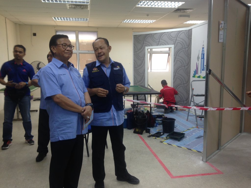 moworksmy's tweet photo. YBTM @HjAnuarTahir melawat tapak Pertandingan World Skill Malaysia Belia (WSMB) 2018 Peringkat Akhir yang berlangsung di ABM Wilayah Utara, Sintok, Kedah
@ZohariAkob @saranidollah @abdulrazak5559 @CIDBMALAYSIA1 @ABMUTARA
#WSMB2018 https://t.co/NBOA3v4RBq