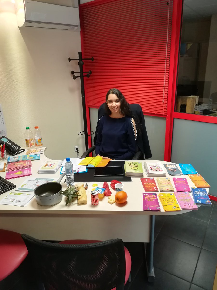 MarieUzel's tweet photo. #ChaqueJourEtreBien à #Clermont-Ferrand venez dans notre agence @adreamutuelle tester vos connaissances sur la santé et gagner de nombreux lots. Une diététicienne et un masseur sont également à votre disposition ☺️ Nous vous accueillons toute la journée ! @Mutualite_ARA https://t.co/ERTO0yIKvl