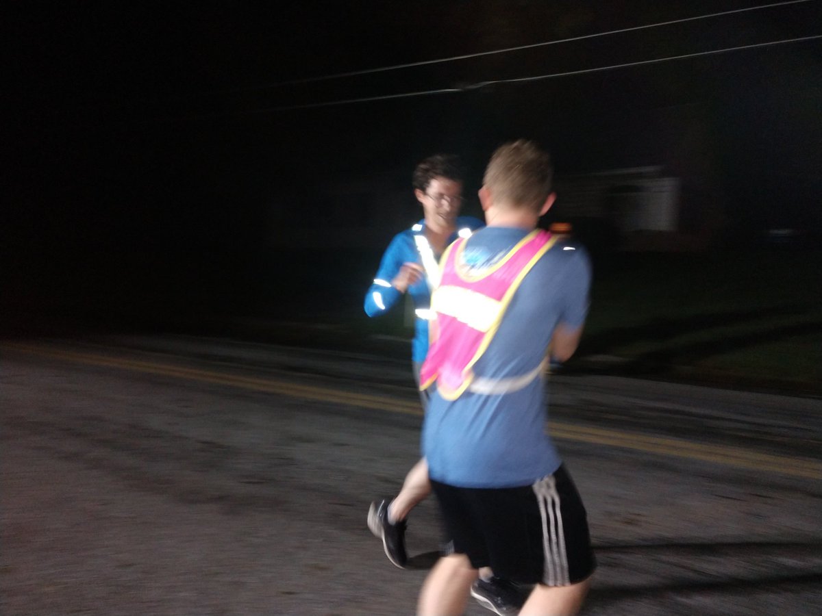 UMDLingRagnar's tweet photo. 2 16! Adam to Alex. Next stop for Van 1 - delicious ice cream at South Mountain Creamery #lingnar2018 https://t.co/56Tj4Jj499