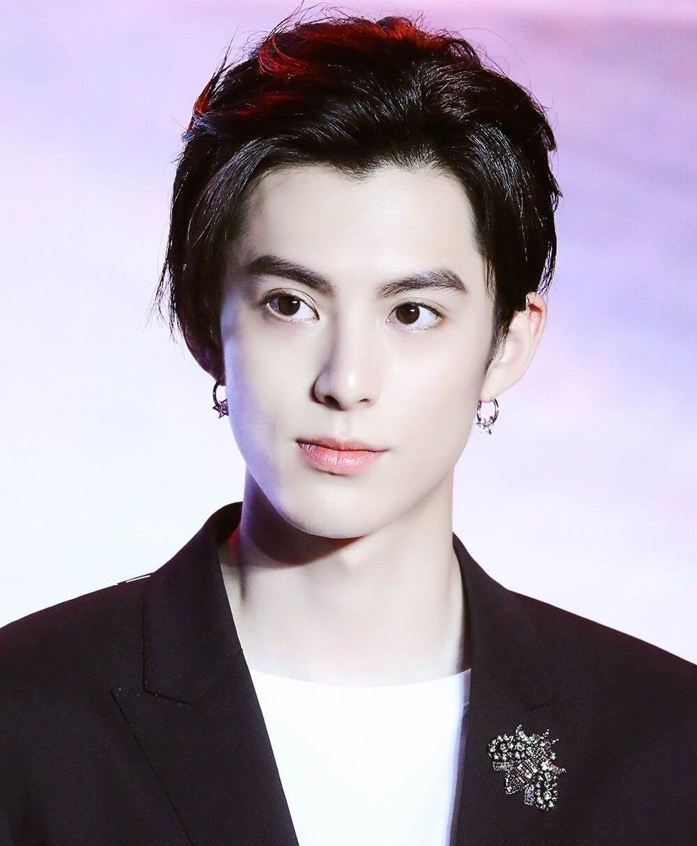 moonchildandsun's tweet photo. เห็นข่าว Dylan Wang บอกว่า เร่อปาเป็นสาวในสเป็ค ก็คือ ไม่อยากนึกถึงว่าถ้าเกิดได้เป็นแฟนกันจริงจะเป็นคู่รักระเบิดอีเวนท์ขนาดไหน https://t.co/aYTvBGmhe5