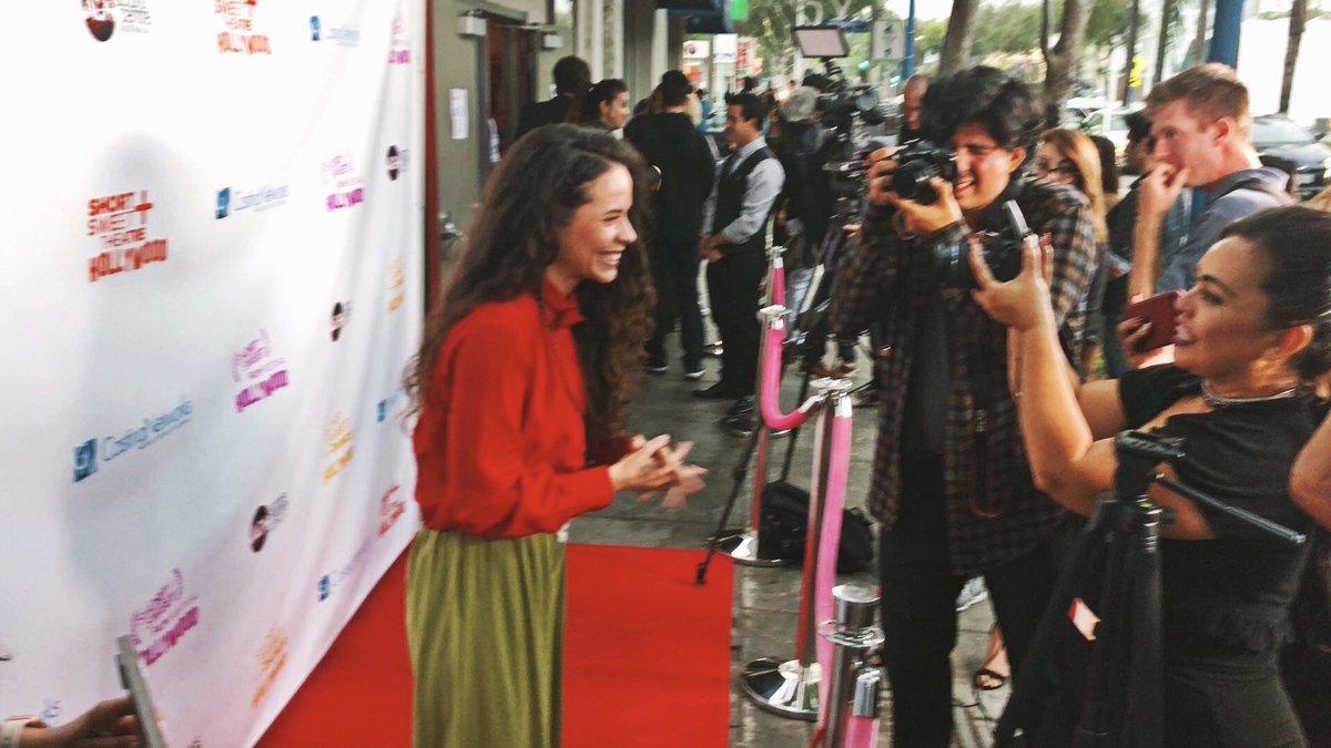 MiriamaCreative's tweet photo. Nuestra querida @elenarojasfilm  dando detalles de “Al final todo el mundo muere” @ShortnSweetHTF https://t.co/Nydz0Cvvyi