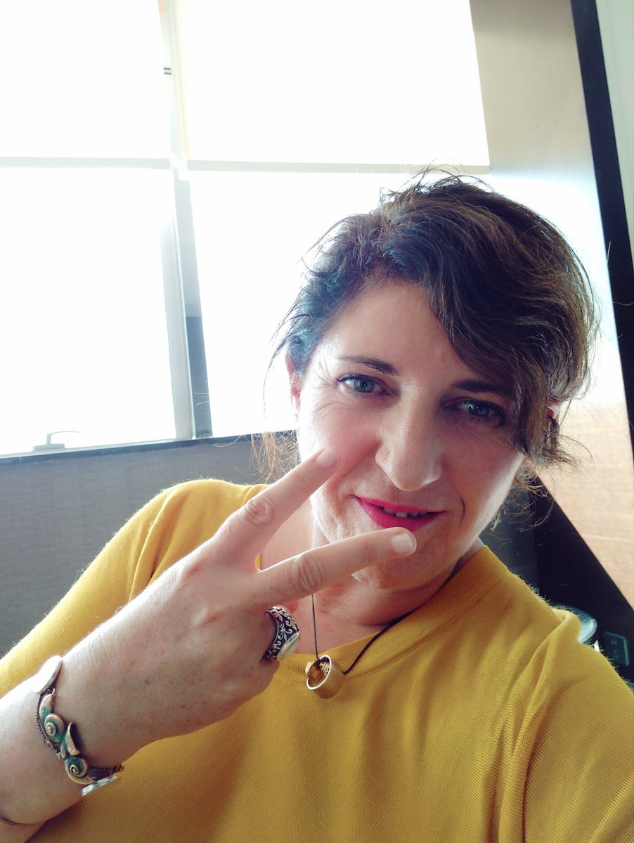 MonicaBarcelona's tweet photo. No he dormit pensant en el q passaría avui. Veig q ja hi ha + gent de la q va haver en tot el matí el 16S! Estic amoinada, orgullosa, emocionada, nerviosa, feliç, i emprenyada x no poder estar amb vosaltres aquest cop. ❤️✊🏻 #FromShanghai #OmplimSantJaume29s #ForaXusmapol https://t.co/m9IYIEN4sI