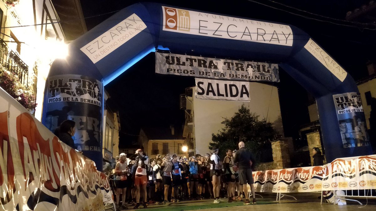 picos_demanda's tweet photo. 7:30 Salida 🏃♀️⛰️🏃 ULTRA Picos de la Demanda 2018 #UTPD2018 #Ezcaray #LaRioja #TrailRunning
46km y 3.000+ 💪 https://t.co/33SVaK0IBb