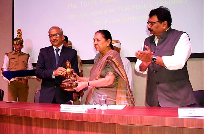 BPRDIndia's tweet photo. Governor, Hon’ble Smt @anandibenpatel addressing the 2 days National Conference of Heads of Police Training during the valedictory function highlighting the success stories of police in safeguarding women and children and inspiring the delegates to replicate them all over. https://t.co/7uJj1rVp6v