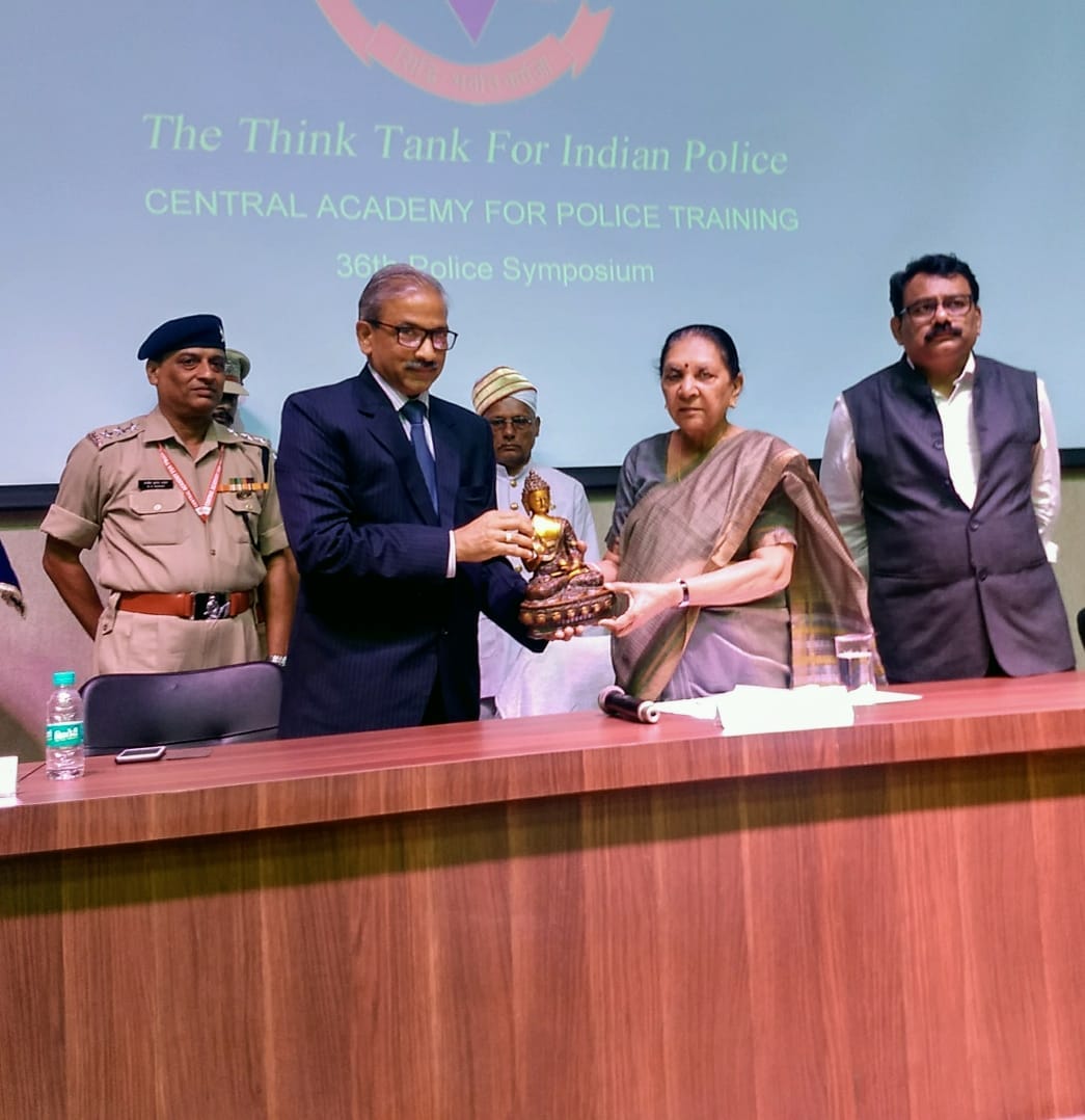BPRDIndia's tweet photo. Governor, Hon’ble Smt @anandibenpatel addressing the 2 days National Conference of Heads of Police Training during the valedictory function highlighting the success stories of police in safeguarding women and children and inspiring the delegates to replicate them all over. https://t.co/7uJj1rVp6v