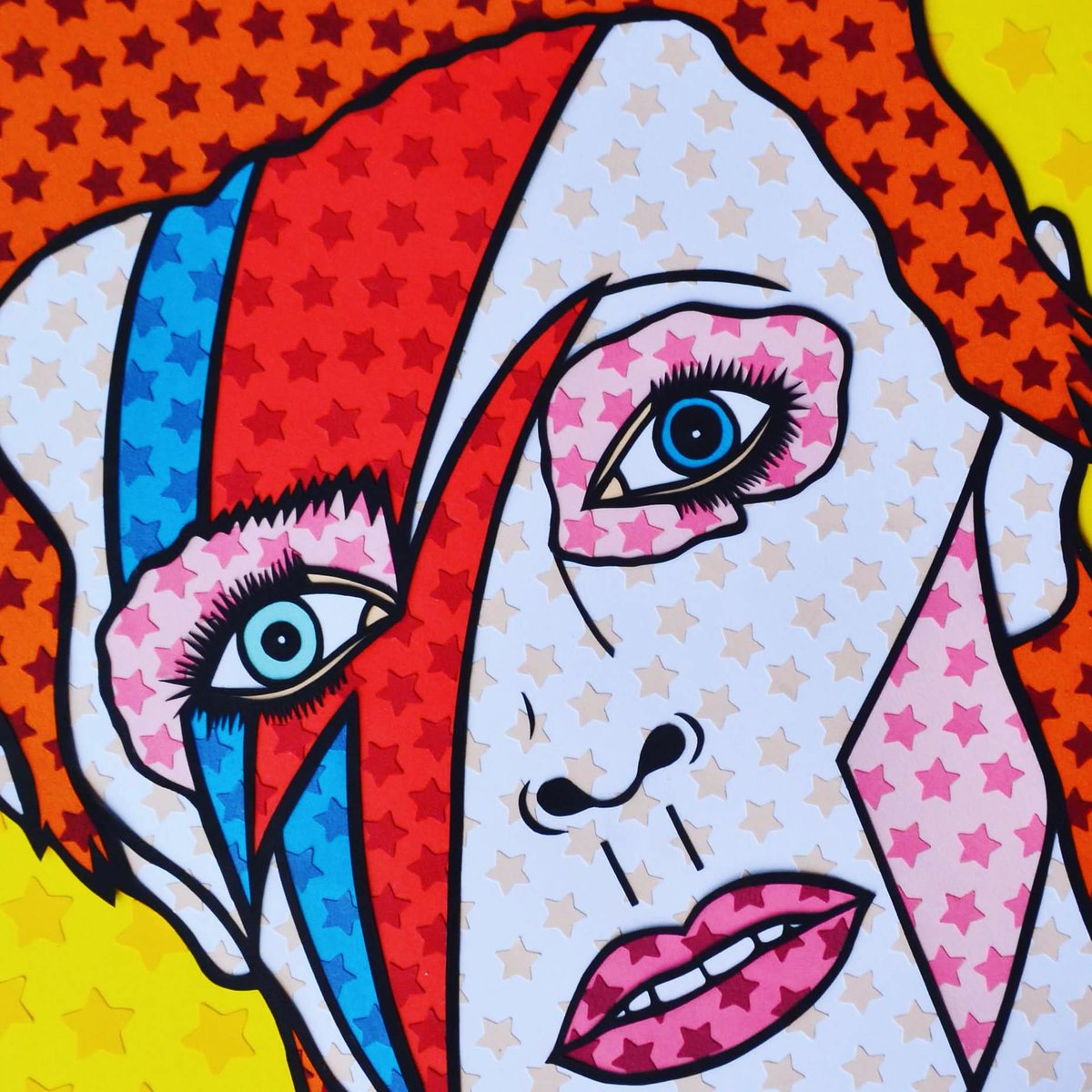 FlorrieAndMe's tweet photo. A little close up shot of my star filled paper art starman! I think this is my all time favourite make! #davidbowie #bowie #starman #bowieart #art #artist #britishartist #ziggystardust  @DavidBowieGlam @davidbowie_news @DavidBowieReal https://t.co/RfG7mG0oeu