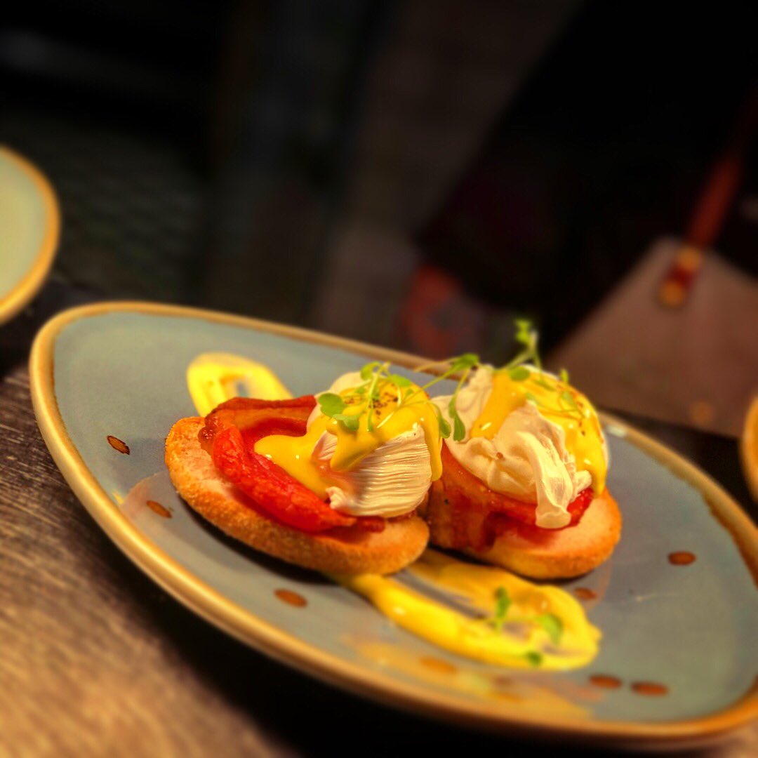 Breakfast at Mitchells! Saturday mornings fill up quick here at Mitchells, take your seat quick and snack into a delicious Scottish breakfast! We even have our own vegan breakfast! 😋