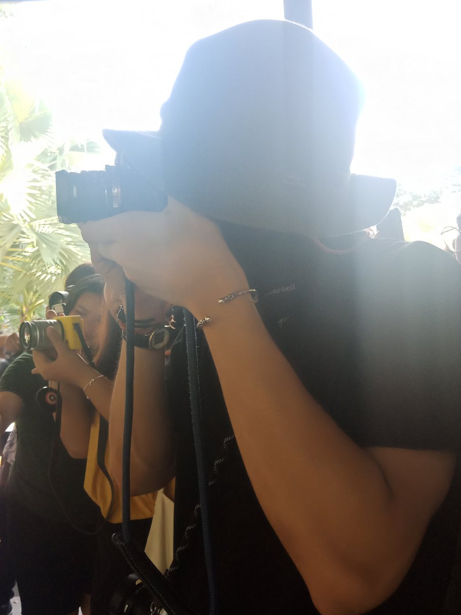 tarn_js's tweet photo. แปลงร่างเก่ง #Tawan #ชาวบ้าน #เตนิว https://t.co/poVshXd7Id