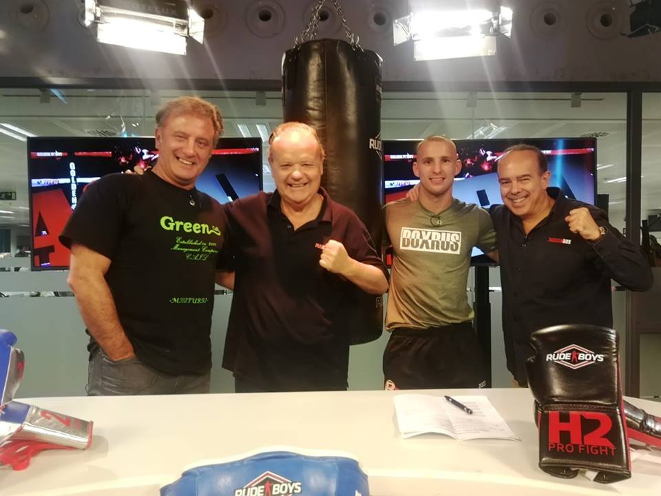 Bilbao_Tour's tweet photo. #ArtemSukhanov está a tope para su combate de #boxeo del #Octubre6 en el Iradier Arena de #Vitoria #Gasteiz. Ayer estuvimos en #MARCABOX hablando de su nueva etapa deportiva y mucho más. Muchas gracias @EmilMarquiegui y @UgarteJaime https://t.co/04p8ujAzlZ
