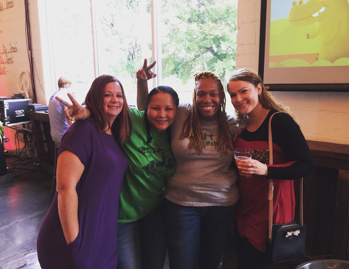 KareFreecbc's tweet photo. Enjoying some beer on a Friday with four of the six #cbc6pack. Cheers! #bham #drinklocal #beerup #ipa #sourbeer #beersnob #cheers #drinkup #women #beer #womenlovebeer #chug #chuglife #alabama #wehome #enjoy #womenlovebeer #birmingham #friyay #chugbisheschug @TrimTabBrewing https://t.co/YVOcDtw694