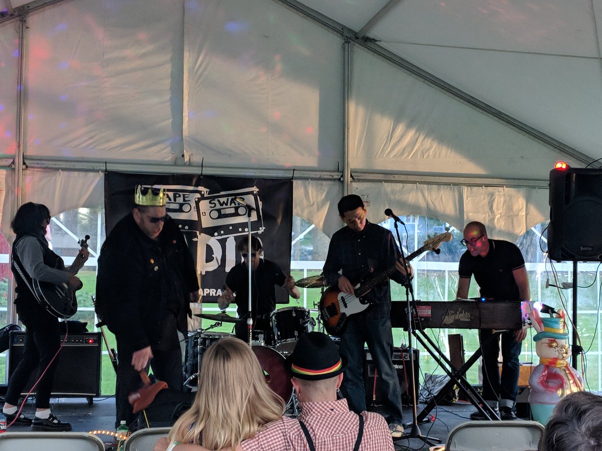 tapeswapradio's tweet image. The first day of @_ArtsFest 2018 is in the books. We had an unbelievable start to the Tape Swap Radio Stage. Thanks to The Twilights, The Beings, L.M.I., GSGA, and @paperchains__ , and everybody who came out! We have two more days left, so stop by Cedar Beach Park!