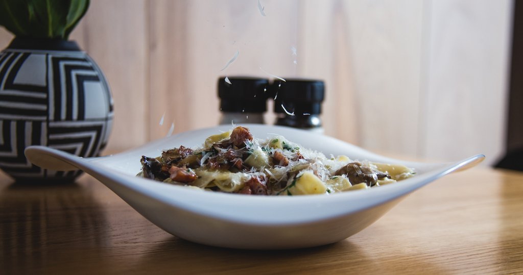 If you're hungry and you know it, clap your hands...

Come and get our creamy bacon &amp; mushroom sauce finished with parmesan - deliciously covering our homemade Tagliatelle. 

#smakdeli #capetownfood #capetownfoodie #wheretoeatincapetown #lovecapetown #capetownmag #capetowninfo