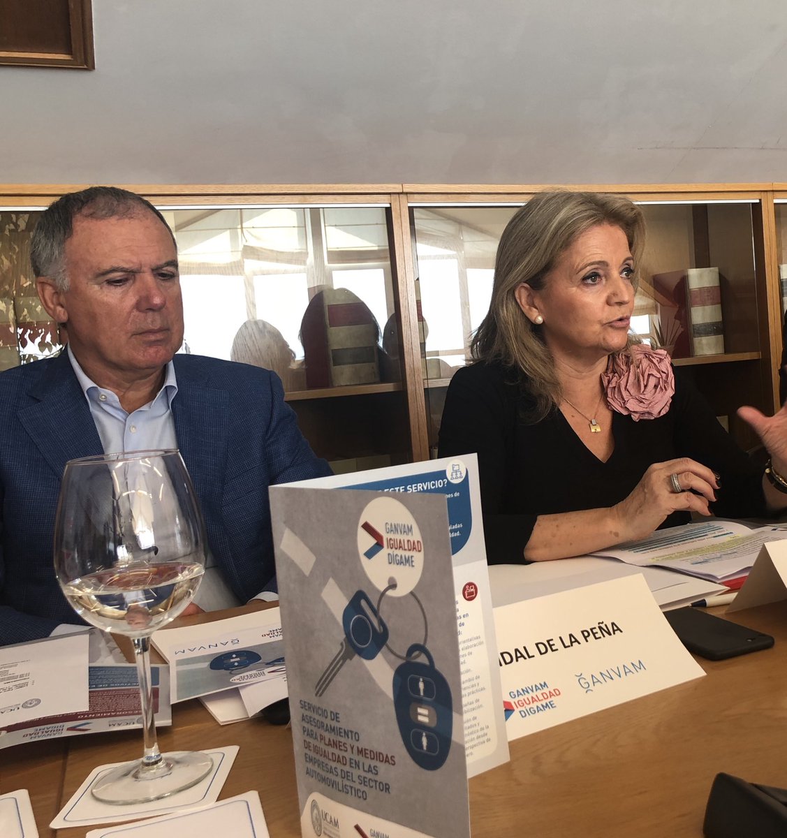 ggarcv's tweet photo. La Cátedra Internacional de Mujer,Empresa y Deporte CIMED-UCAM,presenta una estrategia de Igualdad junto con GANVAM ,representante del sector del automóvil @UCAM @UCAM_ITM @laverdad_es @Mbonilladomingu @imendoza85 @estrellanunez16 @EPMurcia @CEOE_ES @estrellanunez16 @asemitiel https://t.co/1LlkBq83ae