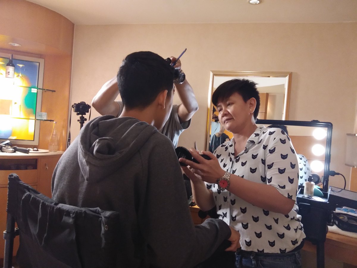 jmsamaniego73's tweet photo. The busiest make-up artist of them all... 

#DARRENunstoppaBALLStar https://t.co/a5oav5dBt0